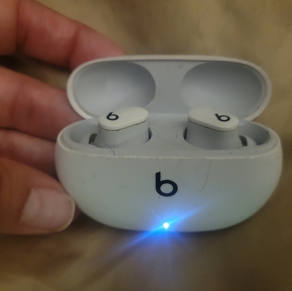 Beats Studio Buds + | True Wireless Noise Cancelling Earbuds - Picture 2 of 6
